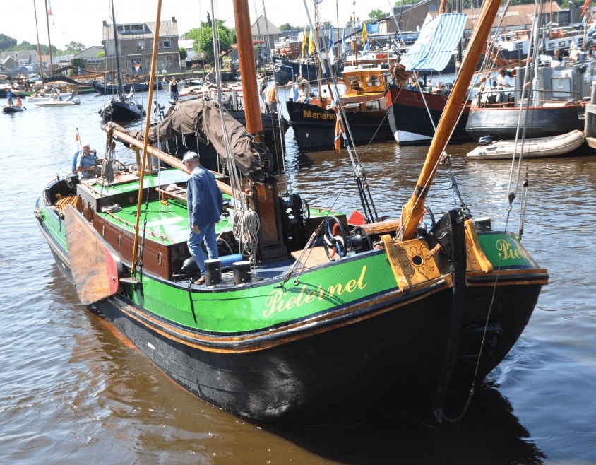 Pieternel historisch vrachtschip Piushaven Tilburg honderd jaar